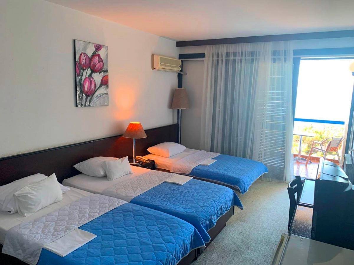 Corpus B - Hotel Albatros Ulcinj Pokoj fotografie